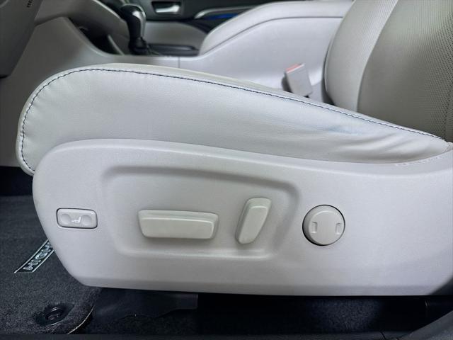 used 2018 Toyota Highlander car, priced at $30,106