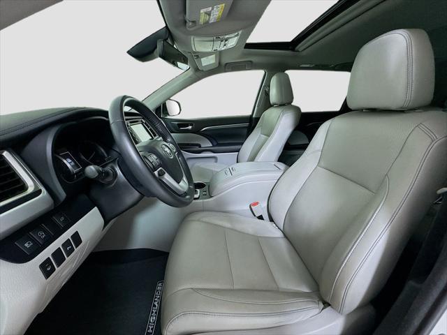 used 2018 Toyota Highlander car, priced at $30,106