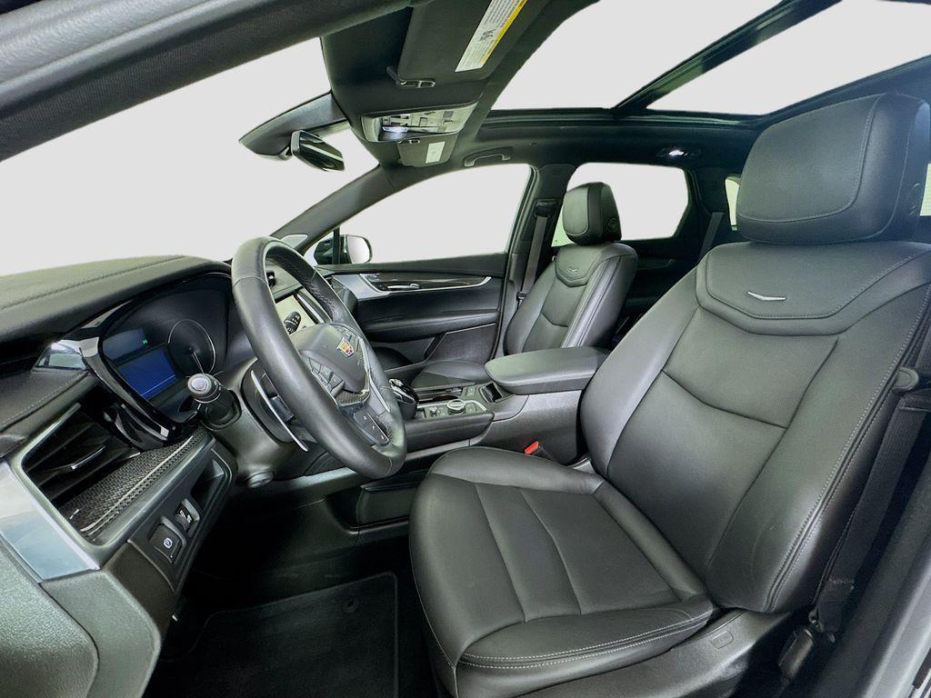 used 2024 Cadillac XT5 car, priced at $44,636