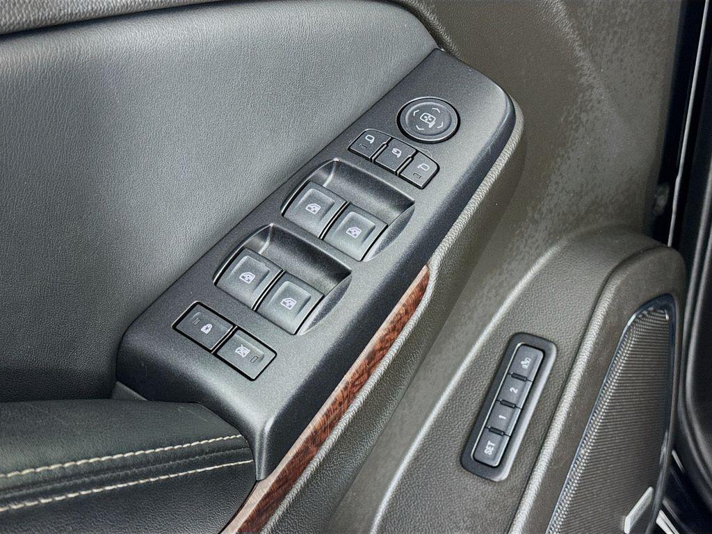 used 2017 GMC Yukon car, priced at $23,989