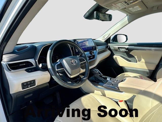 used 2023 Toyota Highlander Hybrid car, priced at $51,592