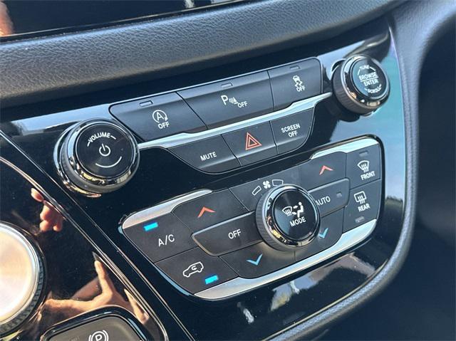 used 2020 Chrysler Pacifica car, priced at $19,655