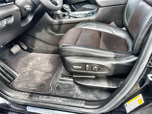 used 2022 Chevrolet Traverse car, priced at $33,047