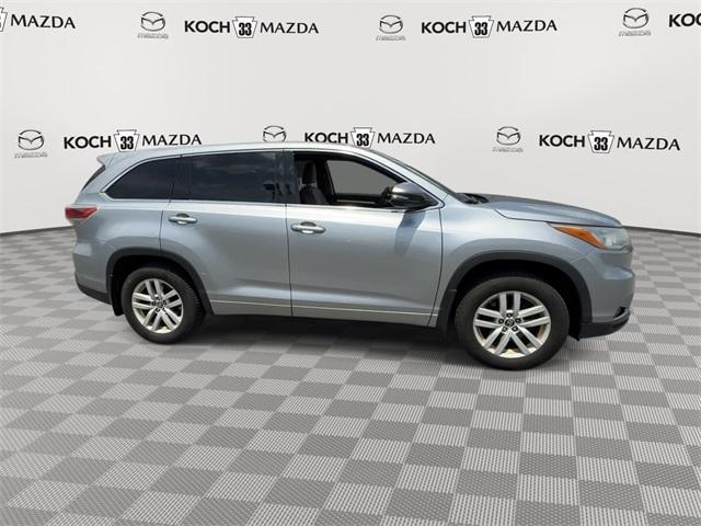 used 2016 Toyota Highlander car, priced at $15,532
