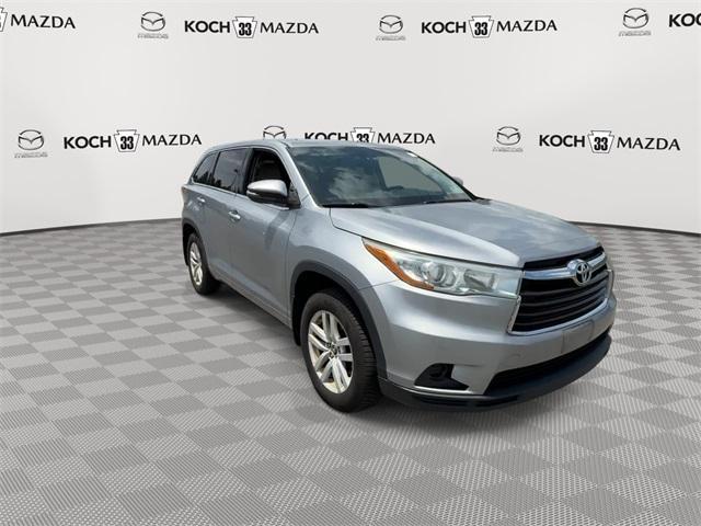 used 2016 Toyota Highlander car, priced at $15,532