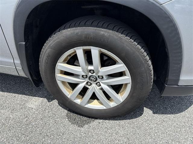 used 2016 Toyota Highlander car, priced at $15,532