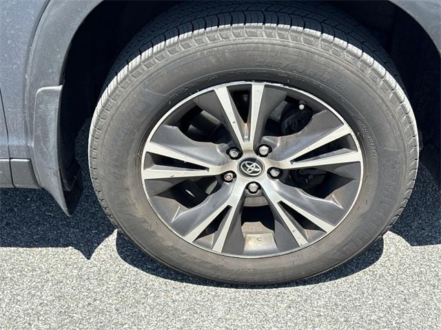 used 2019 Toyota Highlander car, priced at $22,452