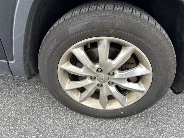 used 2016 Jeep Cherokee car, priced at $11,445