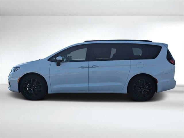 new 2023 Chrysler Pacifica car, priced at $41,556