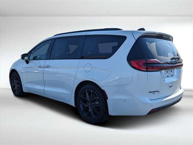 new 2023 Chrysler Pacifica car, priced at $41,556