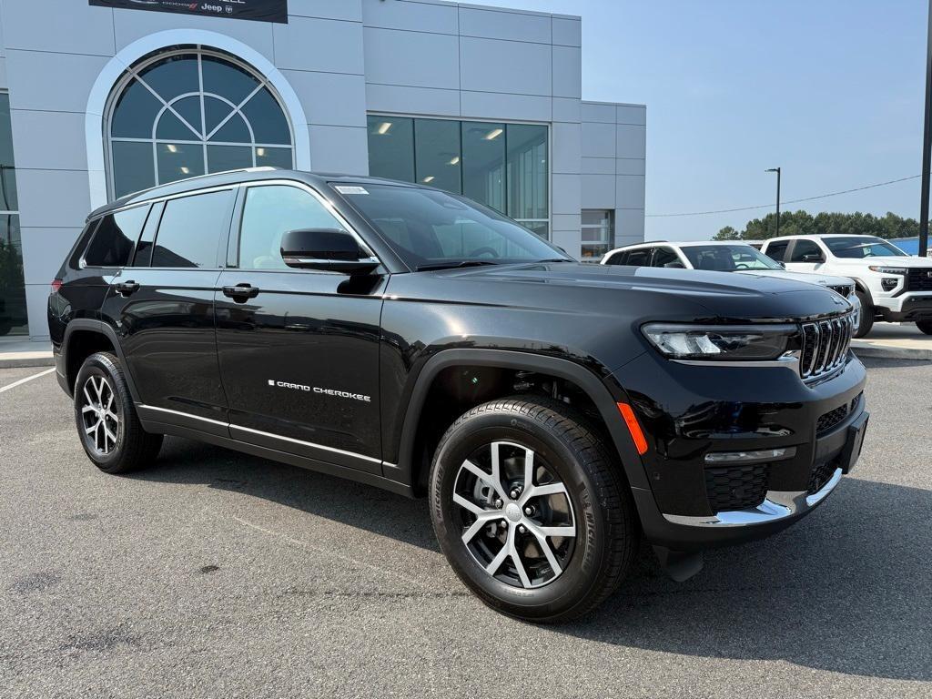 new 2025 Jeep Grand Cherokee L car, priced at $51,962