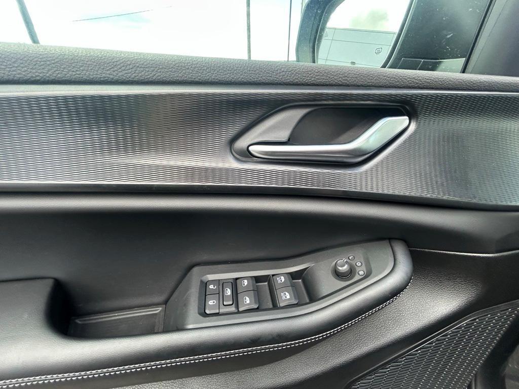 new 2025 Jeep Grand Cherokee L car, priced at $38,377