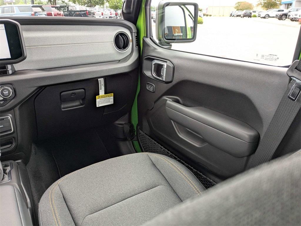 new 2025 Jeep Wrangler 4xe car