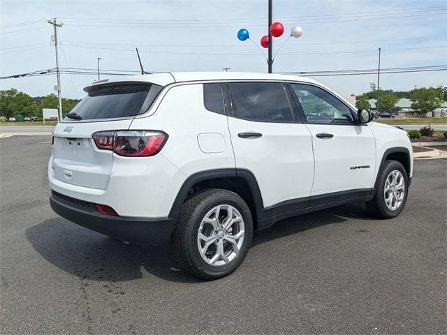 new 2024 Jeep Compass car, priced at $22,996