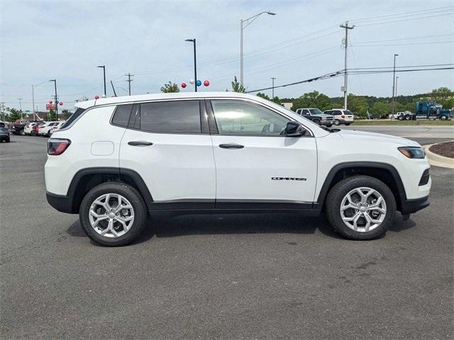 new 2024 Jeep Compass car, priced at $22,996