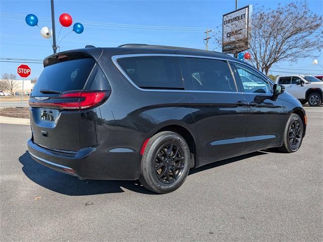 used 2022 Chrysler Pacifica car, priced at $22,000