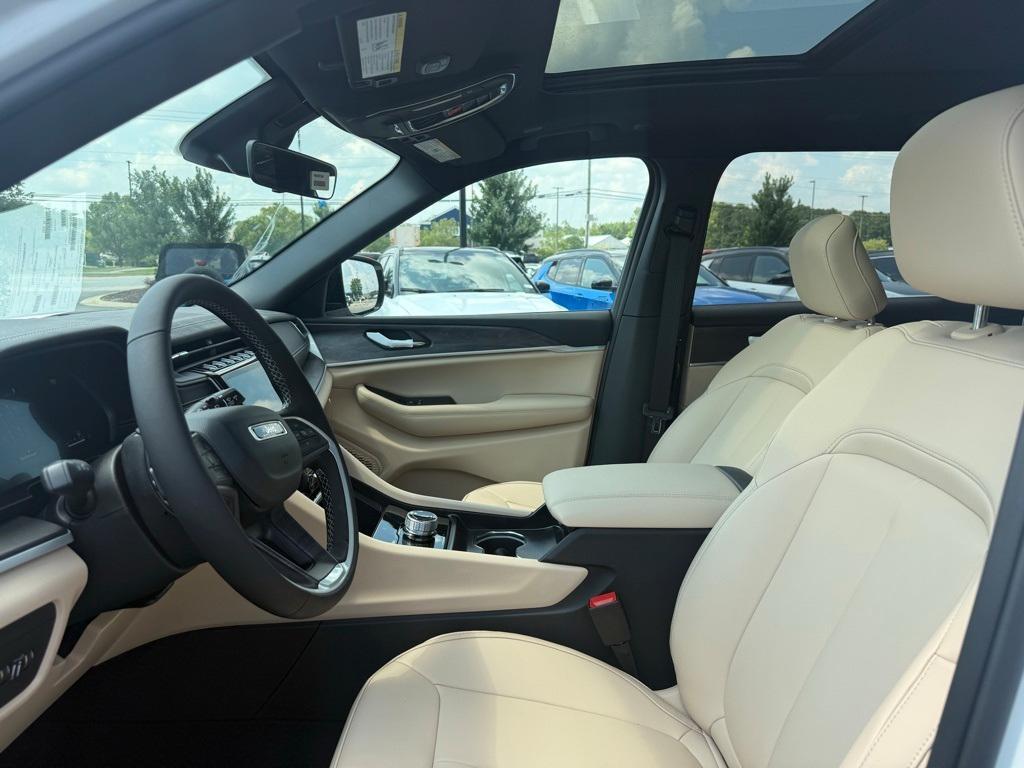 new 2025 Jeep Grand Cherokee L car, priced at $45,725