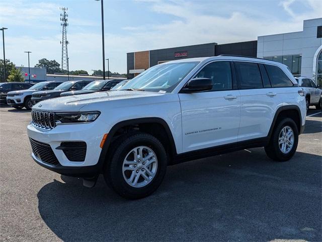 new 2024 Jeep Grand Cherokee car, priced at $35,392