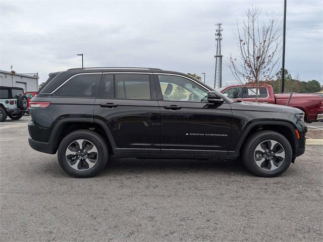 new 2022 Jeep Grand Cherokee 4xe car