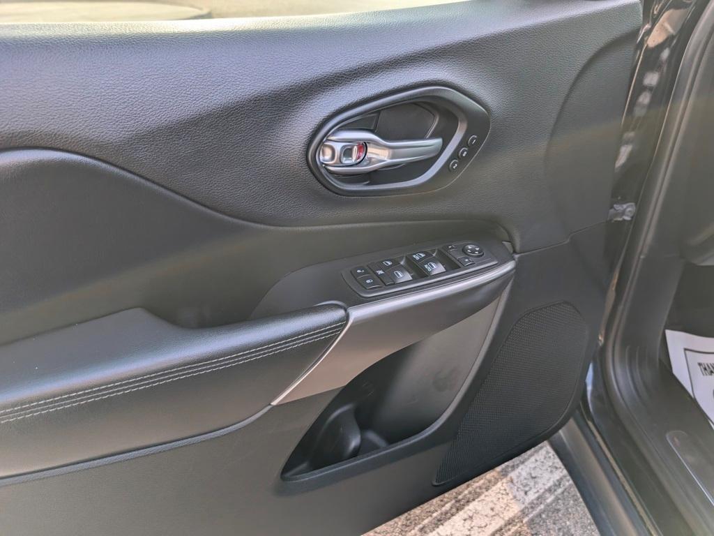 used 2019 Jeep Cherokee car, priced at $18,379