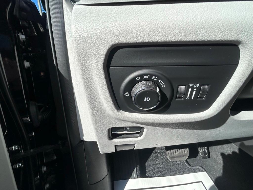 used 2023 Jeep Grand Cherokee car, priced at $43,840