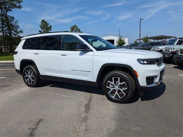 new 2024 Jeep Grand Cherokee L car, priced at $39,207