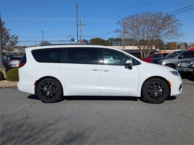 used 2023 Chrysler Pacifica car, priced at $35,877