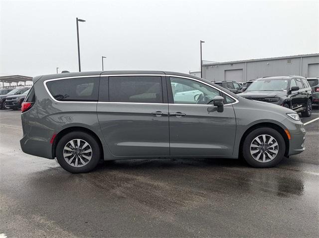 used 2022 Chrysler Pacifica Hybrid car, priced at $44,220