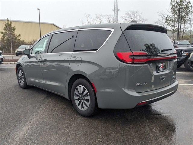 used 2022 Chrysler Pacifica Hybrid car, priced at $30,000