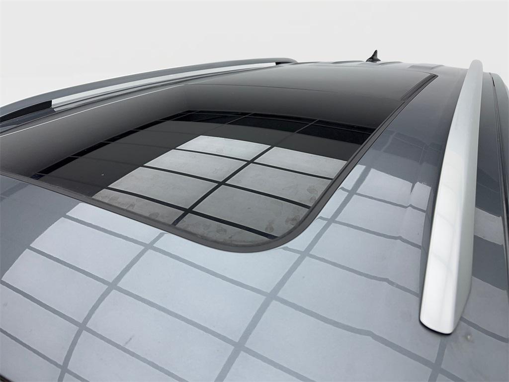 used 2024 Volkswagen Atlas car, priced at $35,880