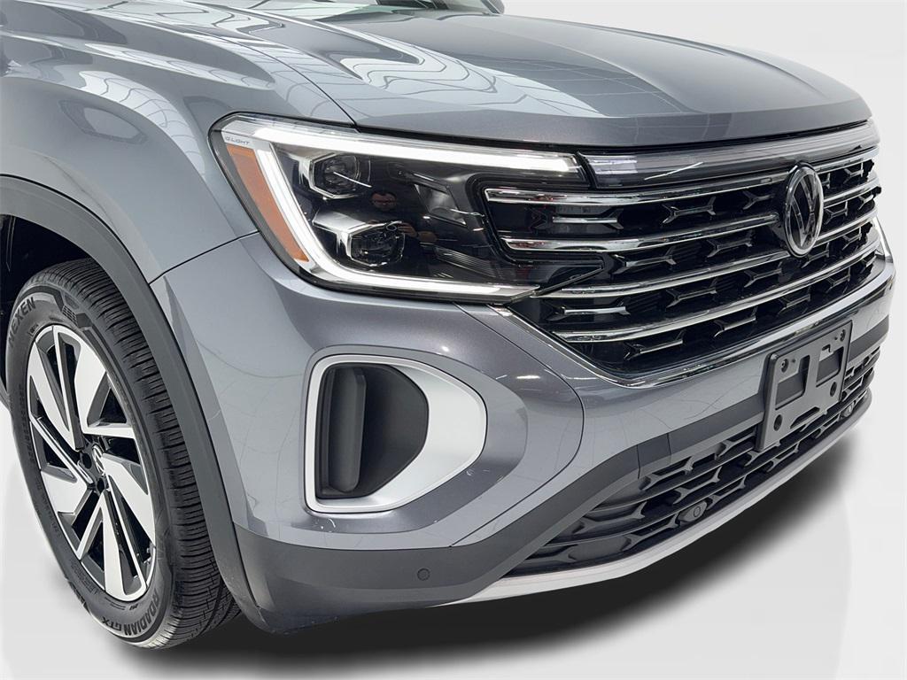 used 2024 Volkswagen Atlas car, priced at $35,880