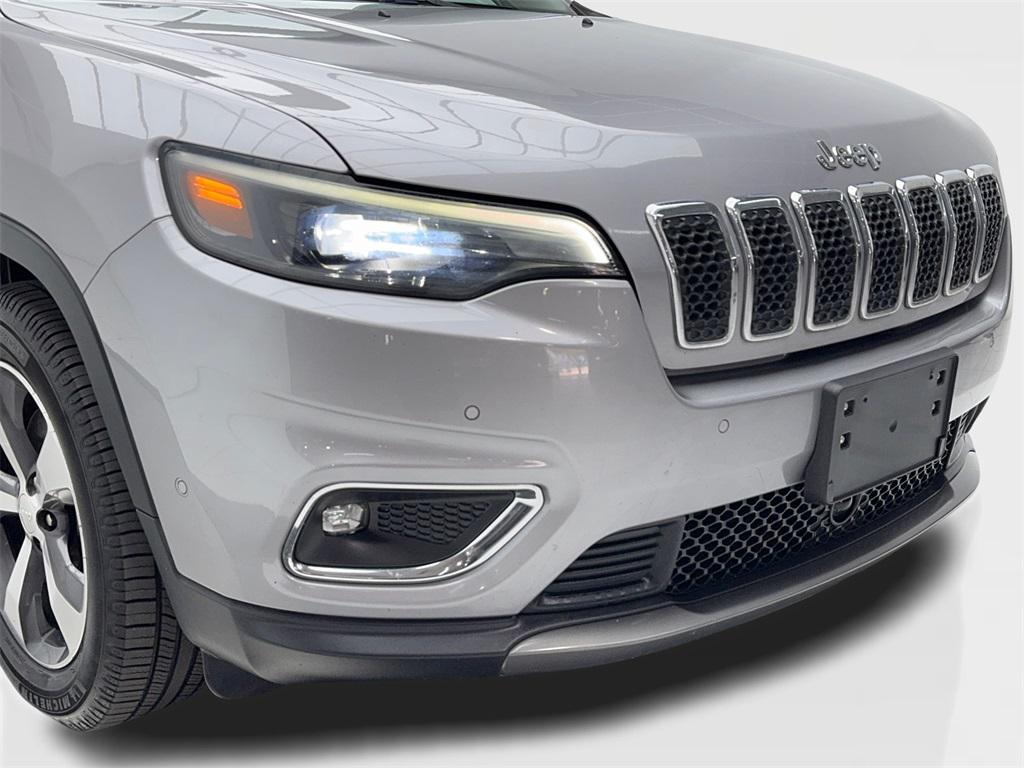 used 2019 Jeep Cherokee car, priced at $13,490