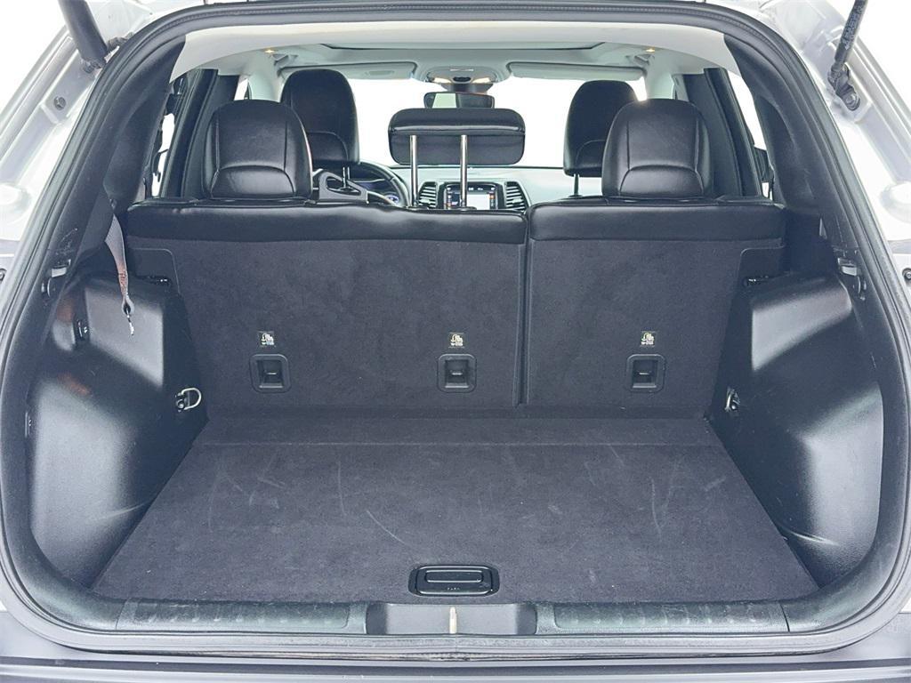 used 2019 Jeep Cherokee car, priced at $13,490
