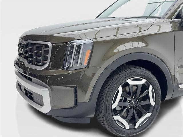 used 2025 Kia Telluride car, priced at $38,100