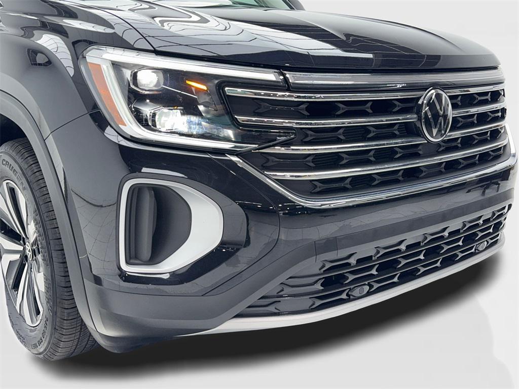 used 2025 Volkswagen Atlas car, priced at $34,490