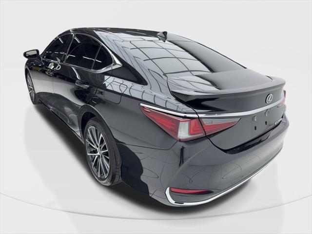 used 2024 Lexus ES 300h car, priced at $38,690