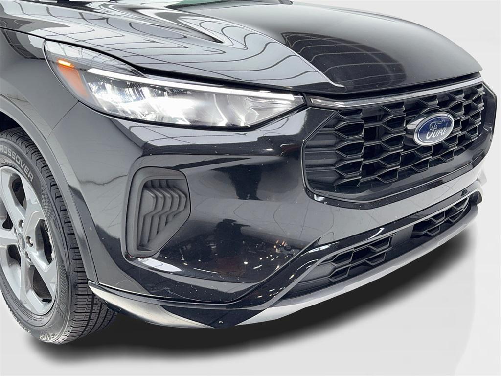 used 2023 Ford Escape car, priced at $19,490