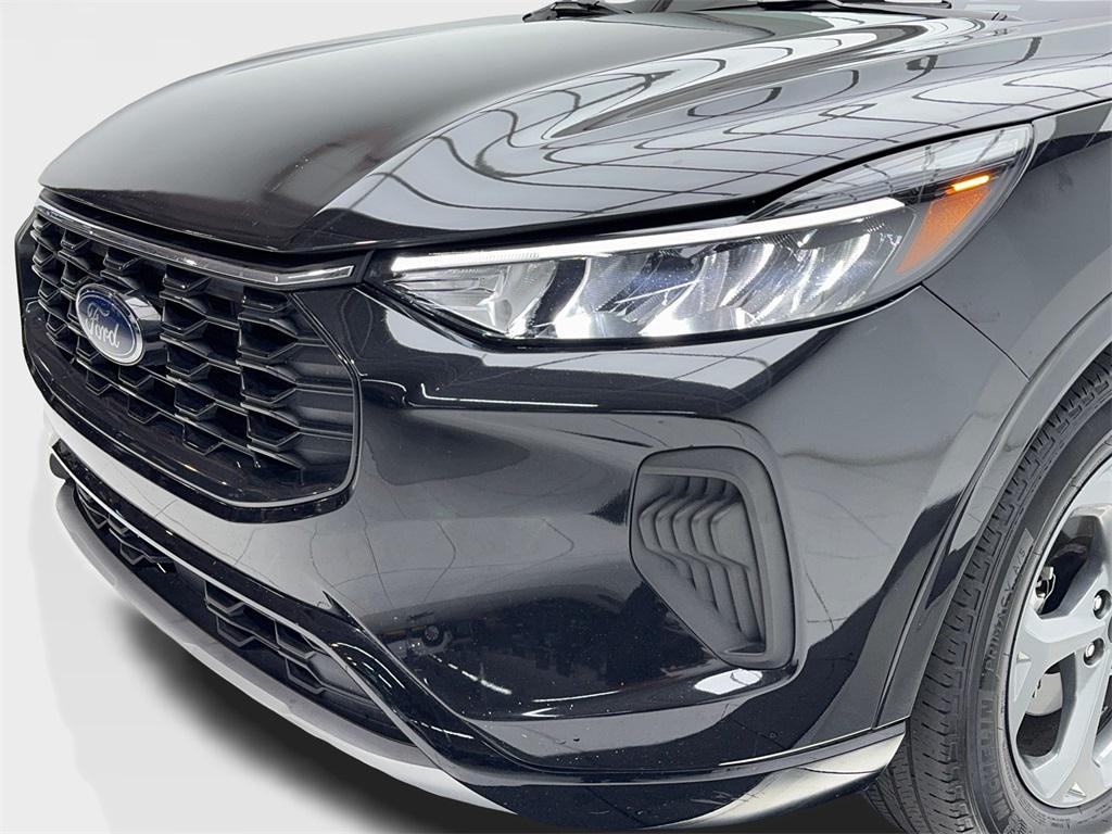 used 2023 Ford Escape car, priced at $19,490