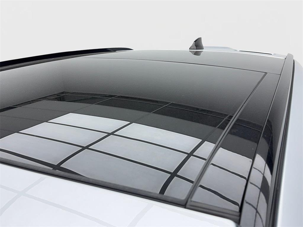 used 2024 Land Rover Range Rover Velar car, priced at $38,490