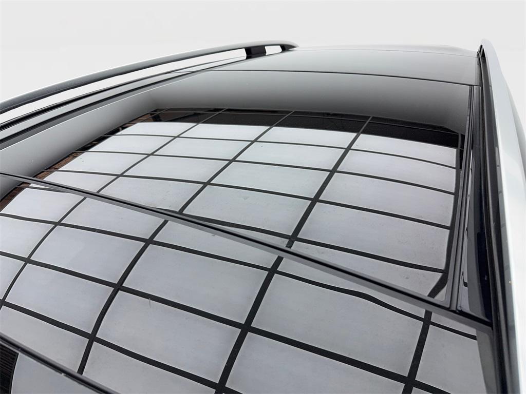 used 2021 Mercedes-Benz GLB 250 car, priced at $23,770