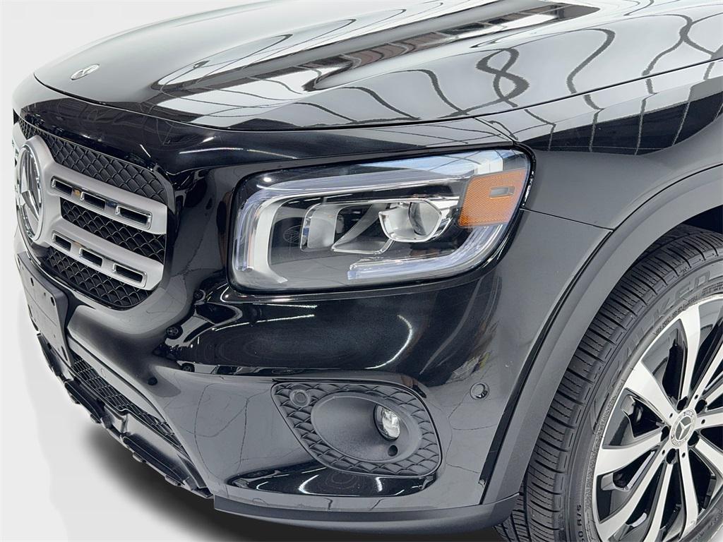 used 2021 Mercedes-Benz GLB 250 car, priced at $23,770
