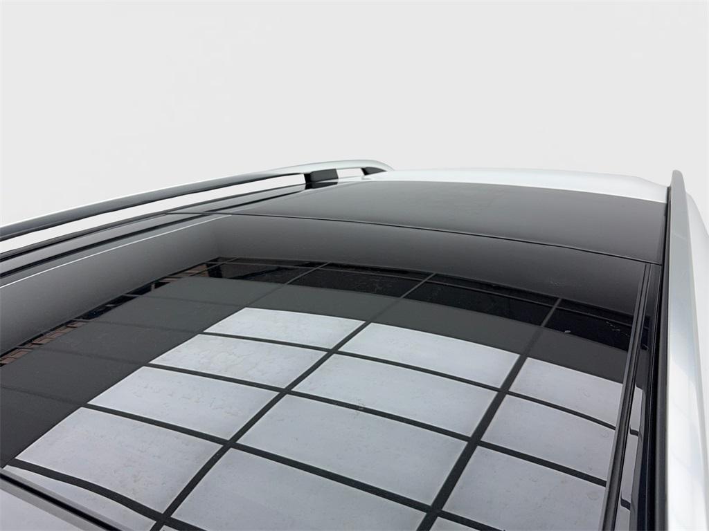 used 2024 Mercedes-Benz GLB 250 car, priced at $30,990