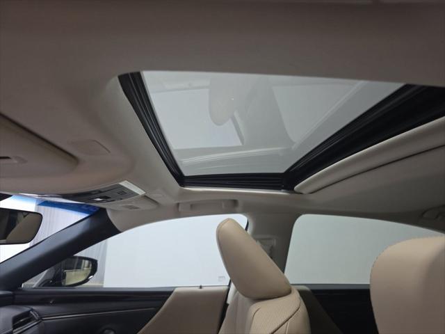 used 2021 Lexus ES 350 car, priced at $32,880