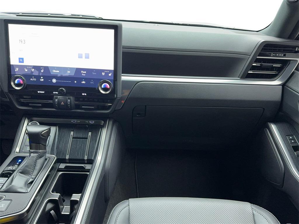 used 2025 Lexus GX 550 car, priced at $89,990