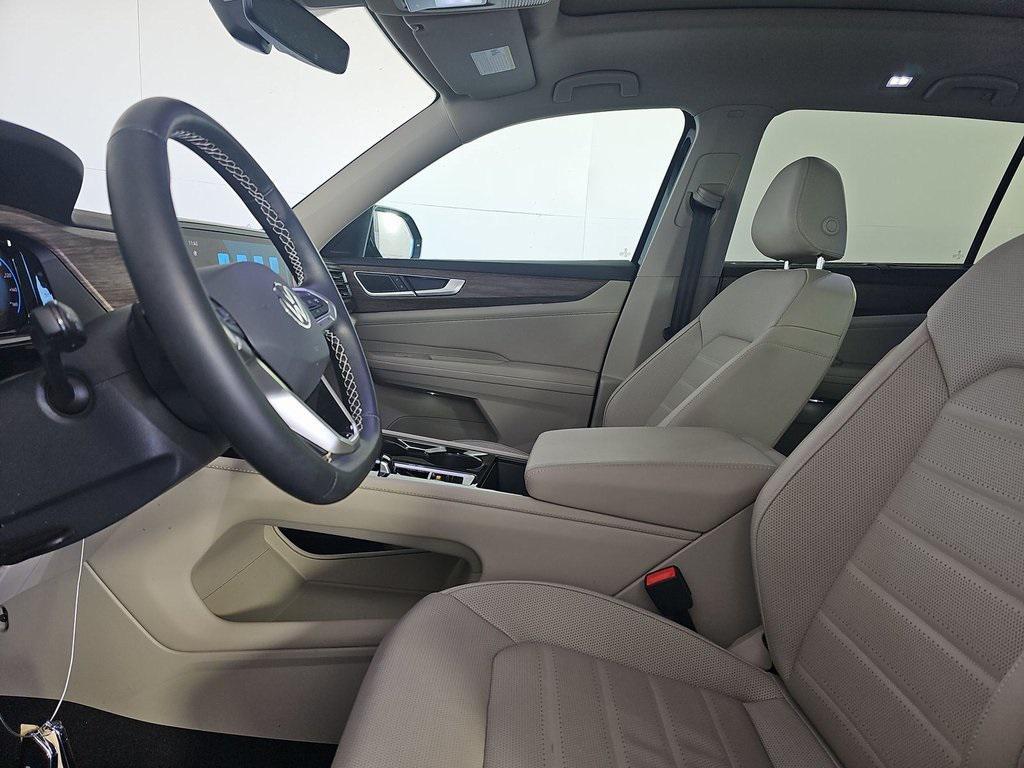 used 2025 Volkswagen Atlas car, priced at $38,880