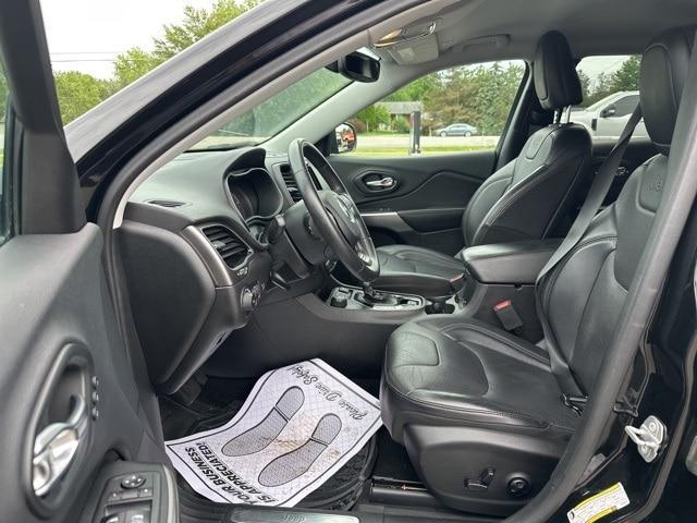 used 2019 Jeep Cherokee car, priced at $18,046