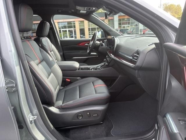 used 2025 Chevrolet Traverse car, priced at $53,197