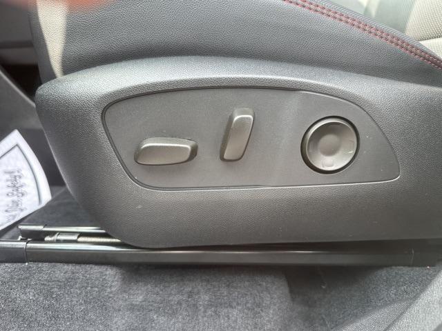 used 2025 Chevrolet Traverse car, priced at $53,197