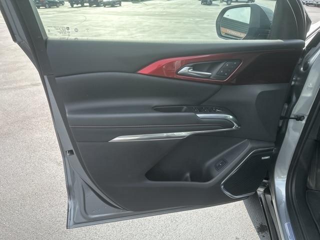 used 2025 Chevrolet Traverse car, priced at $53,197