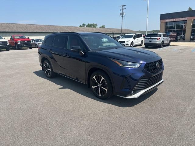 used 2022 Toyota Highlander car, priced at $39,403